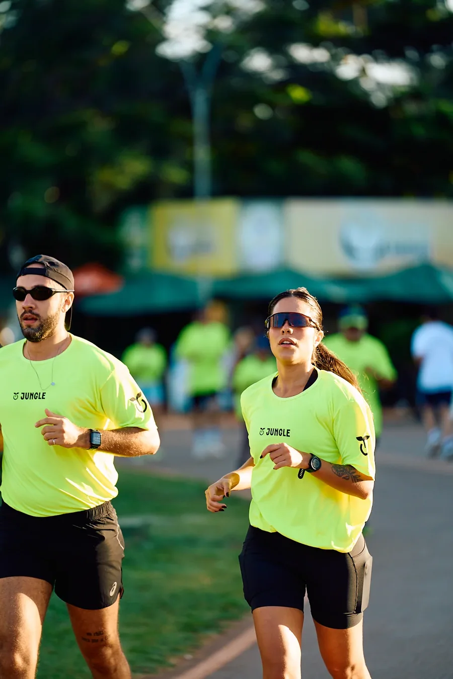 Pessoas correndo com o Jungle Running Club